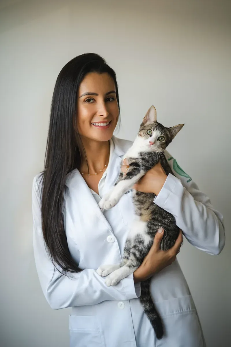 Dra. Maraysa com gato